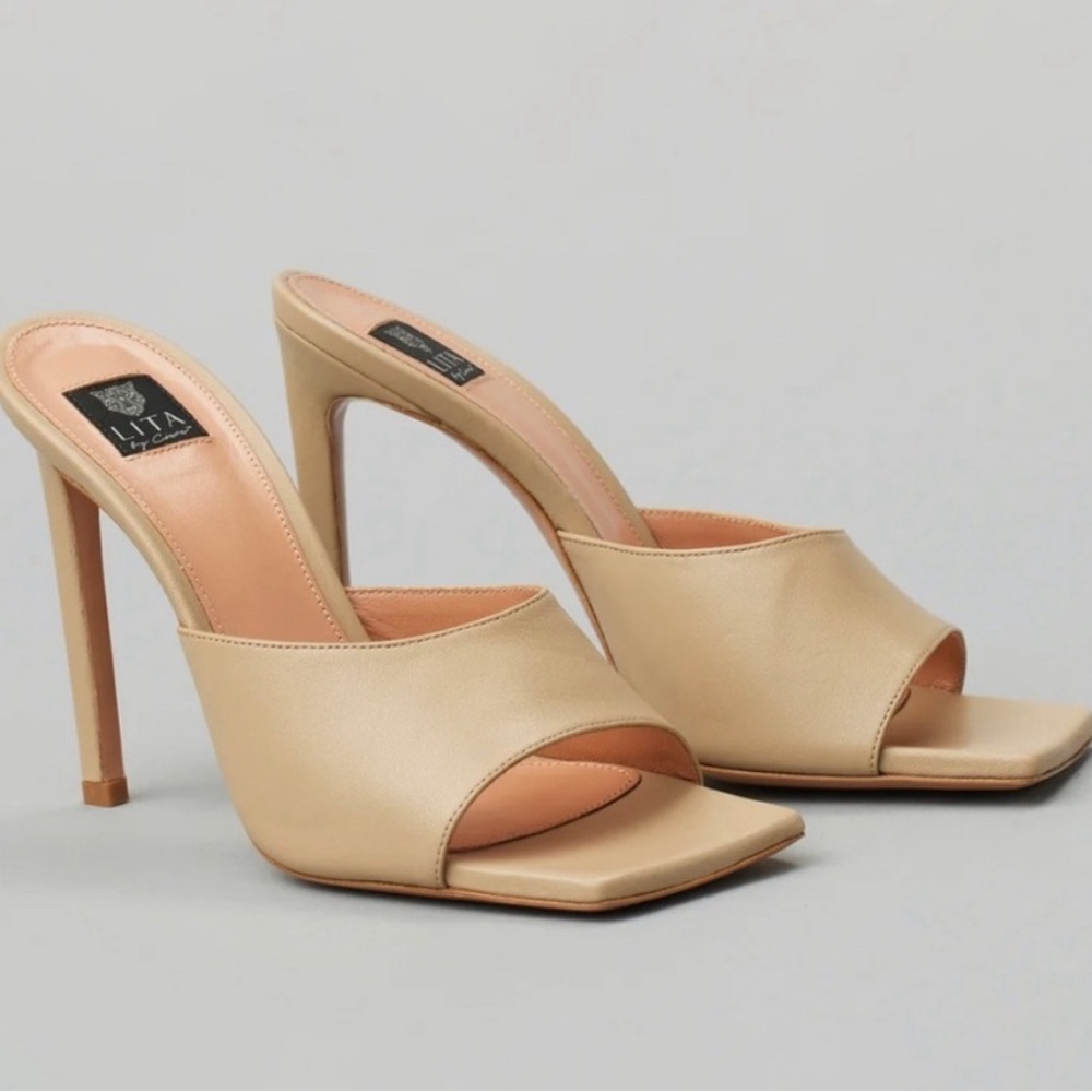 LITA by Ciara solid square toe heels